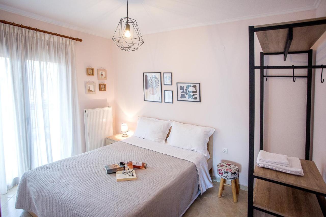 Konstantina & Evgenia Deluxe Apartment Néa Péramos Eksteriør bilde