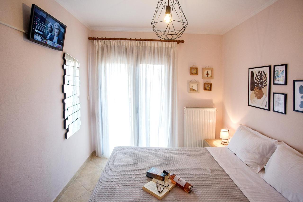Konstantina & Evgenia Deluxe Apartment Néa Péramos Eksteriør bilde