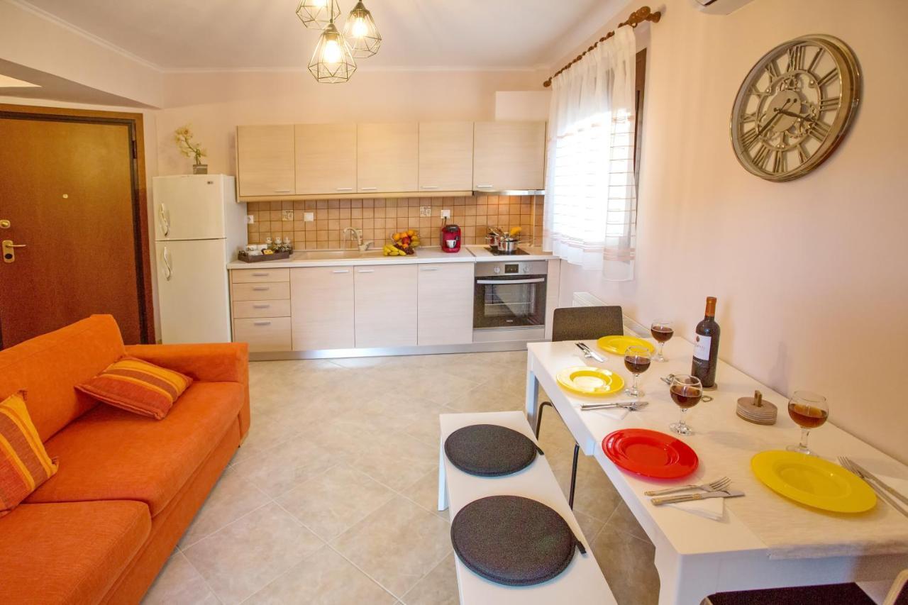 Konstantina & Evgenia Deluxe Apartment Néa Péramos Eksteriør bilde